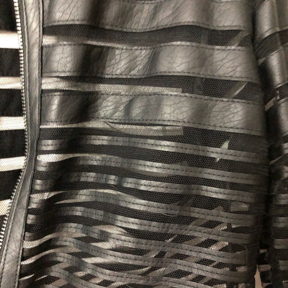 Crop cut jacket - Picture 3 of 4